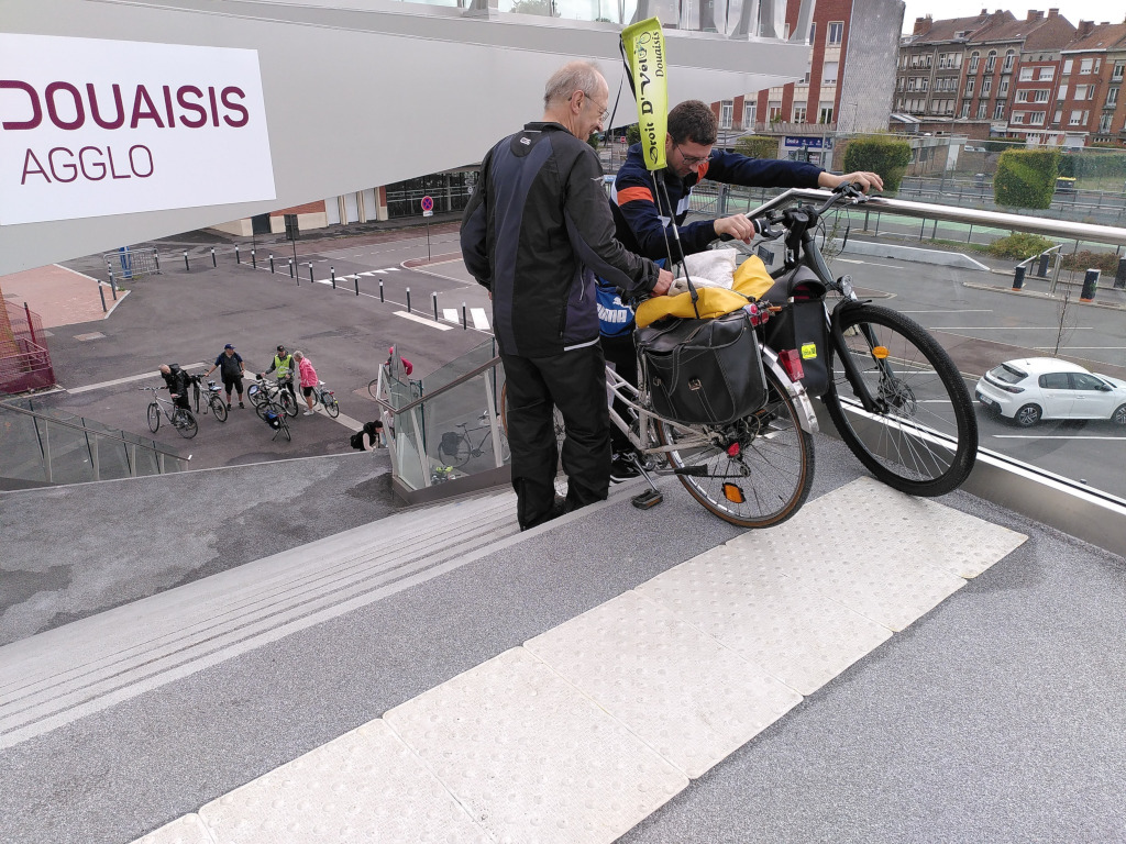 Difficultés de croisement dû à la présence d’une rampe d’un seul côté