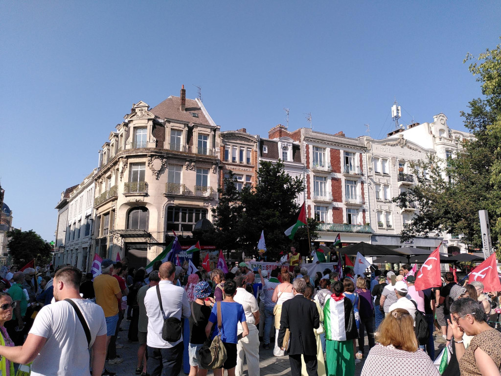 Rassemblement pour la marche pour Gaza à Douai