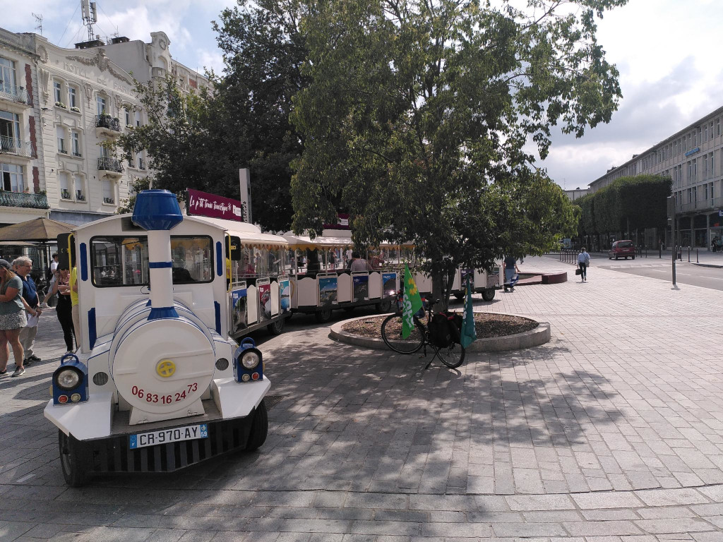 Petit train avec moteur thermique